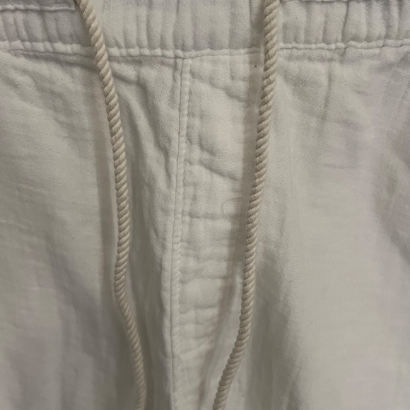 2 Pairs Women's Old Navy Linen Blend Drawstring Shorts Size M - Picture 10 of 11